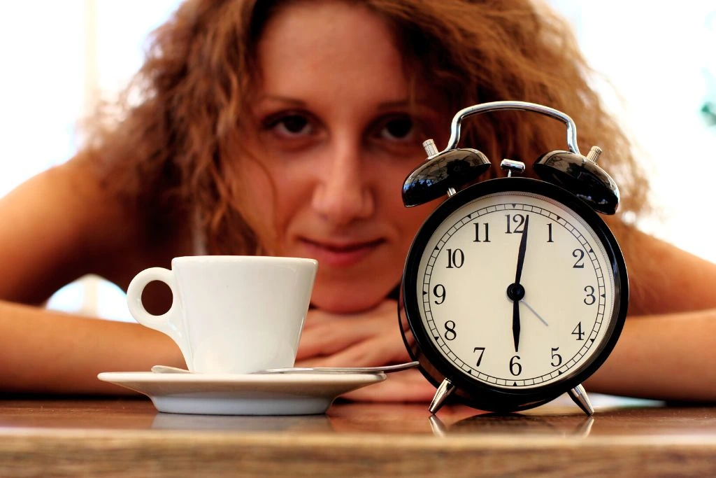 woman is feeling lazy to her monday morning